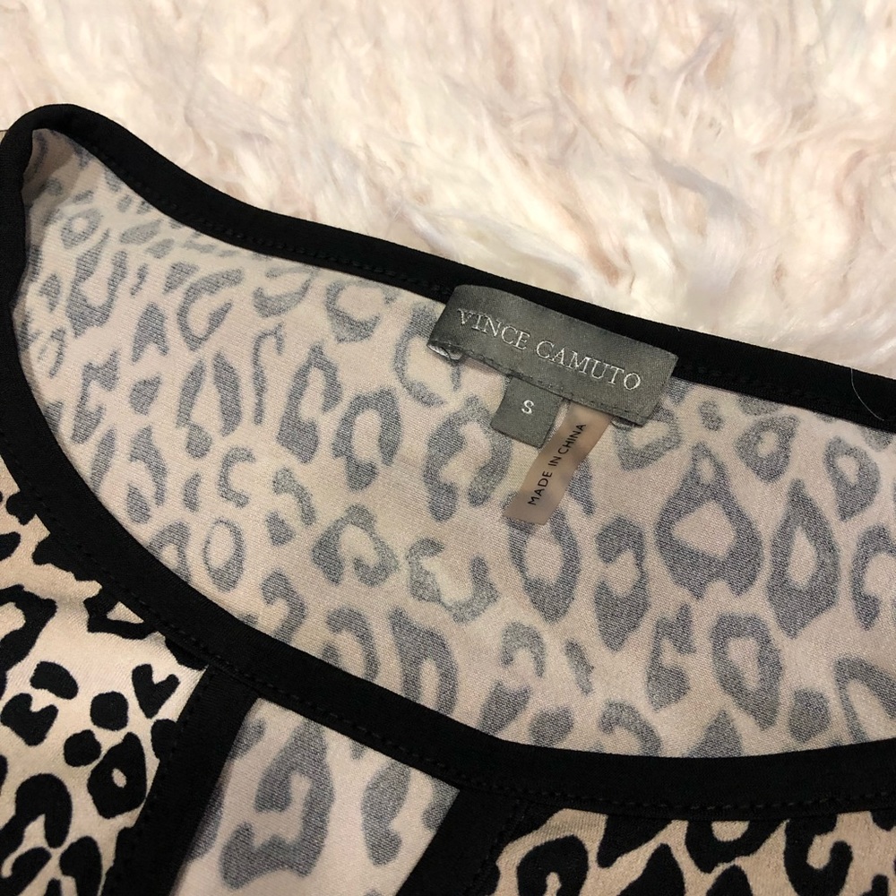 Vince Camuto leopard print top with ruching - Picture 3 of 8